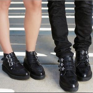 T.U.K. 2011 Black Leather Pointed Toe 3-Buckle Creeper Boots